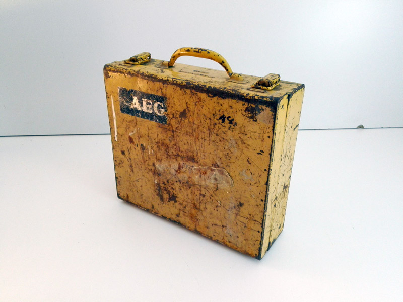 caja herramientas caladora aeg metal 26x30x10 1u